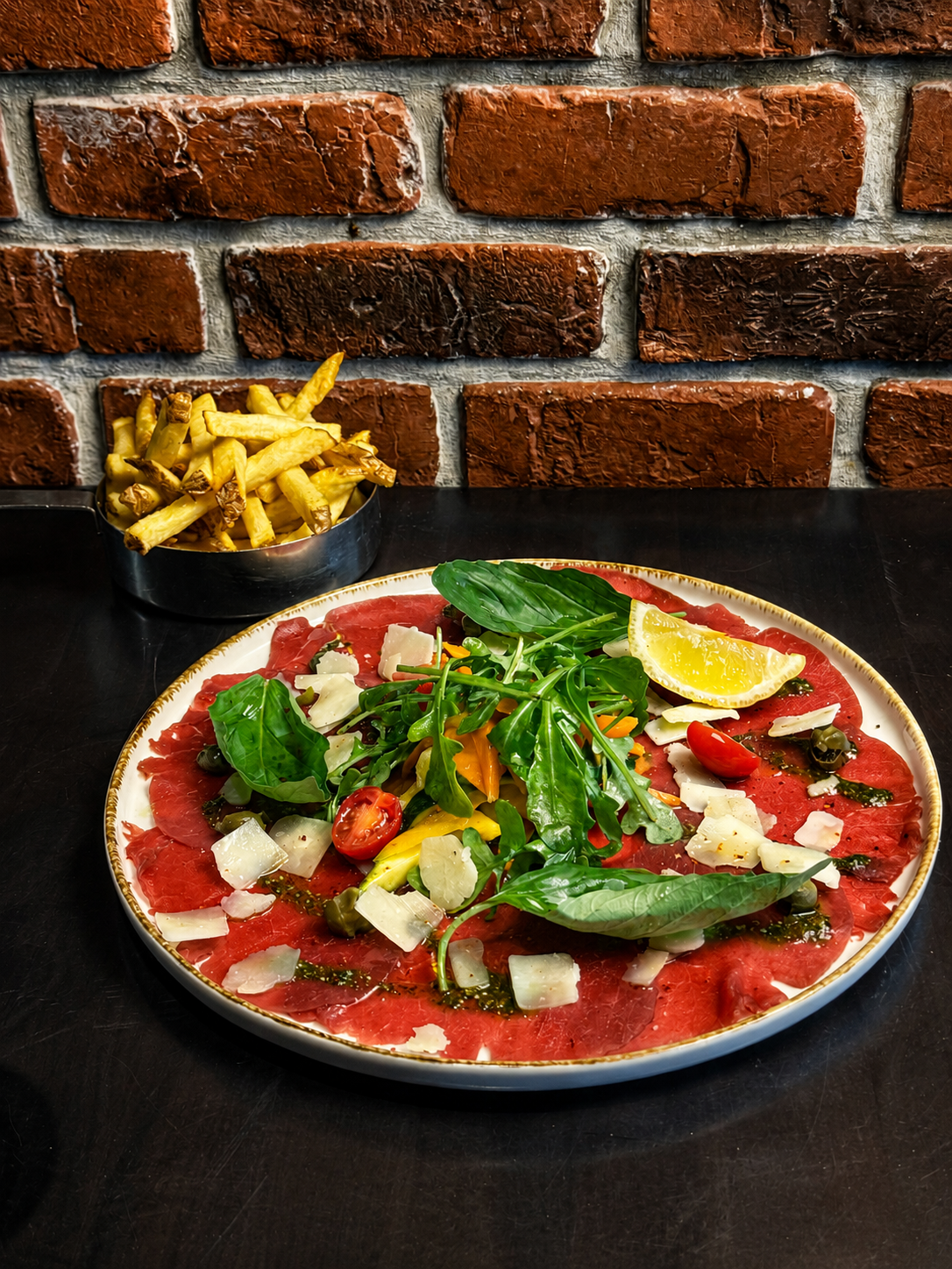 Carpaccio de bœuf, roquette et parmesan