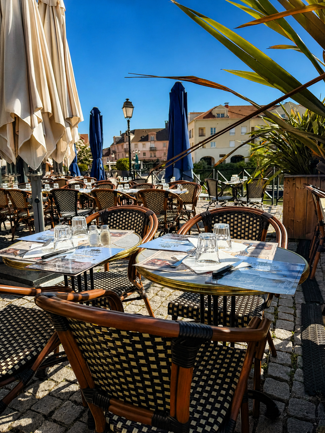 Terrasse d'été en bord de l'Oise